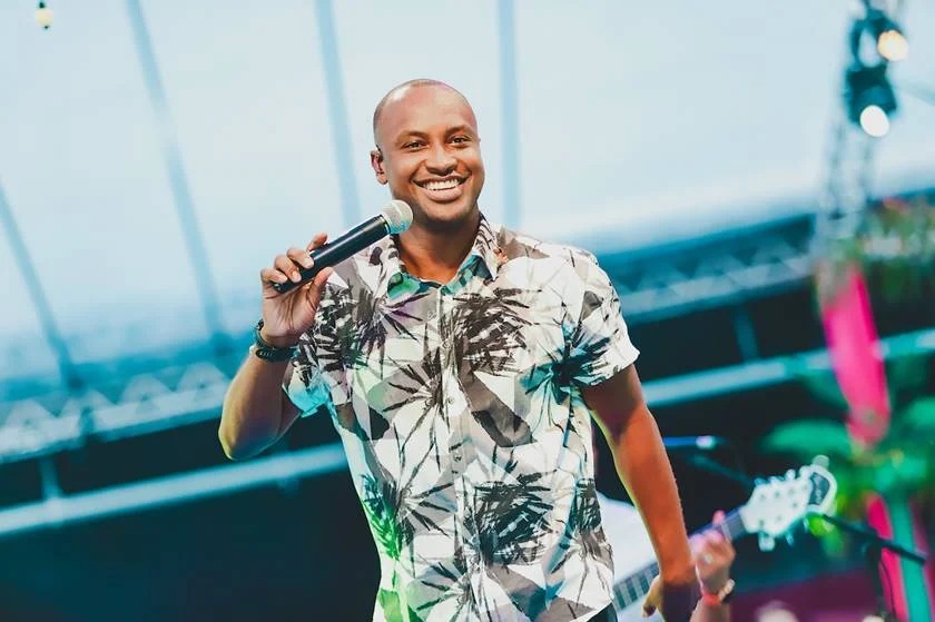 Thiaguinho confirma a volta da tardezinha em live na tarde de hoje (22)