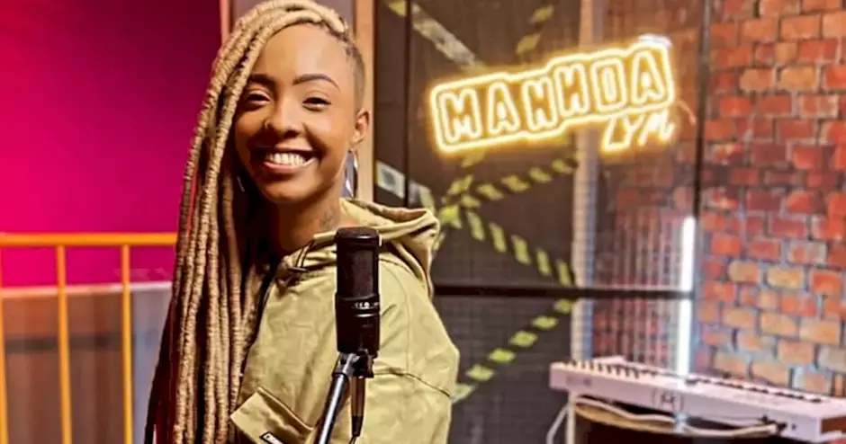 Nova cantora de pagode Mannda Lym assina com GR Shows e Alex Calil