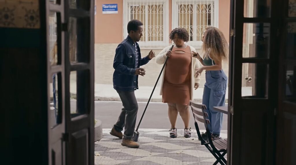 Brinda Aê do Menos é Mais entra na trilha sonora de Quem Ama Cuida, a novela das 9 da Globo
